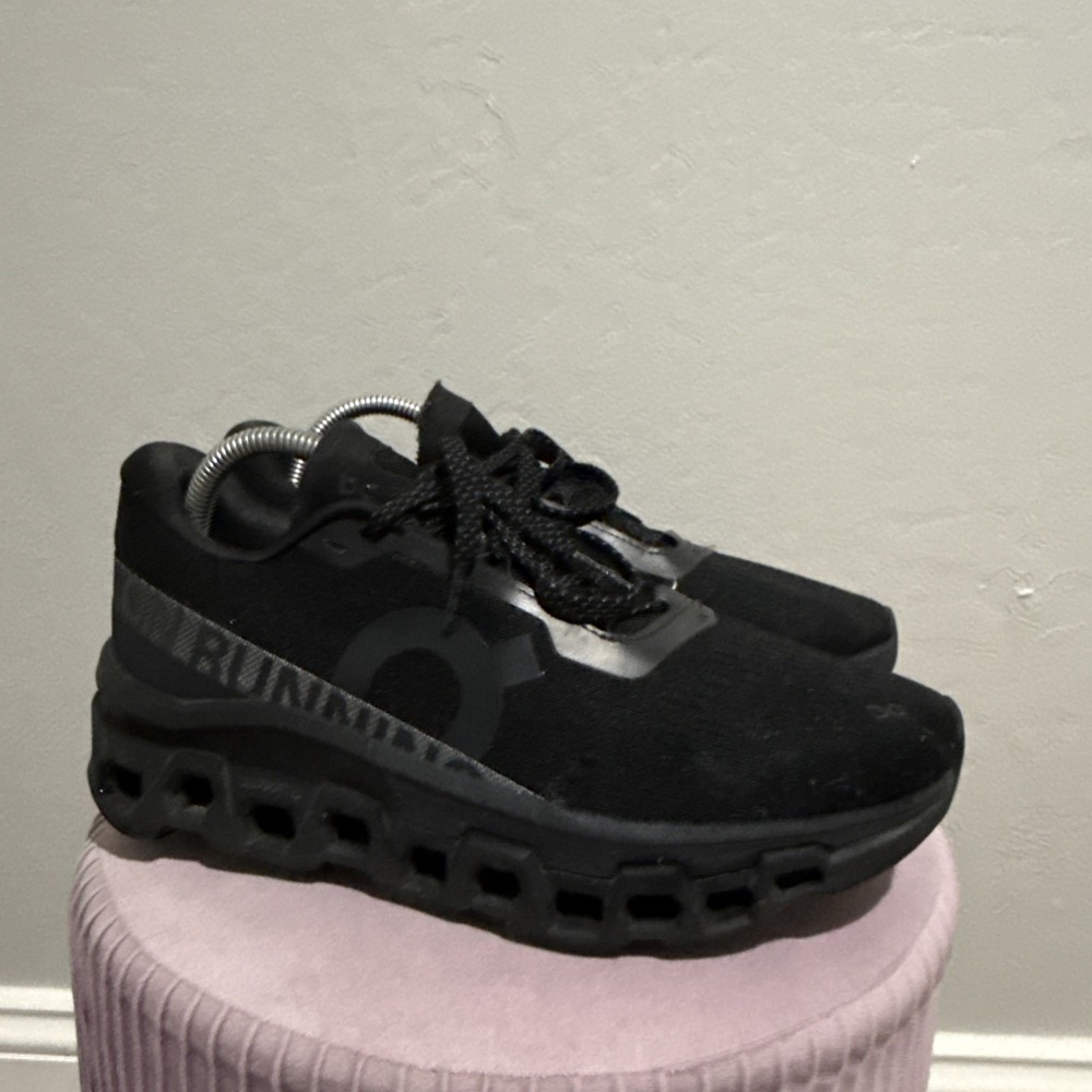 On Cloud Helios Women's Running Shoes All Black Sneaker Size 9.5